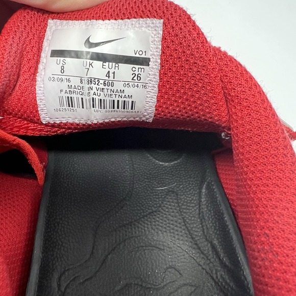 Nike Kobe Mentality 2 University Red Black 818952-600 Men's Size 8 *Flaws* - Picture 9 of 12